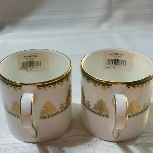 COPY - Retired Waterford Fine China. Yuletide pattern, set of 2 - Picture 2 of 4